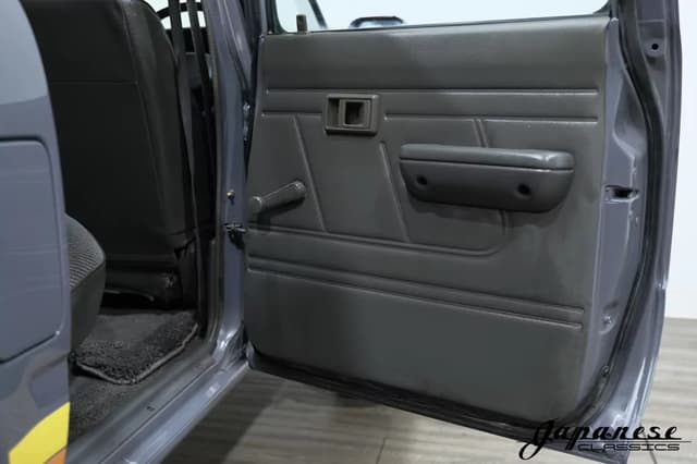 1991 Toyota Hilux JDM car for sale — photo 21 of 25