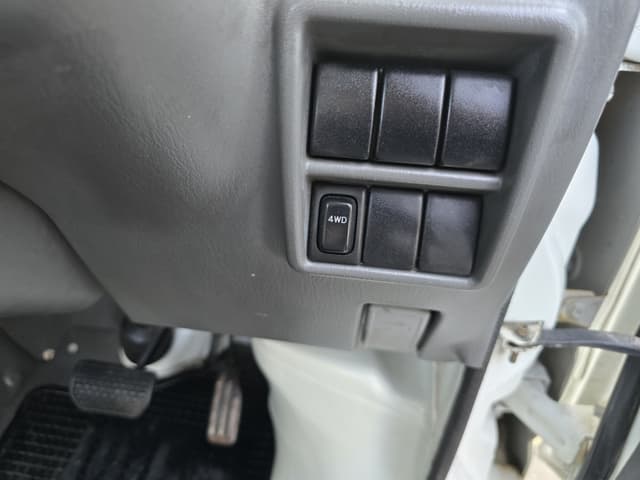 2001 Mazda Scrum JDM car for sale — photo 14 of 25