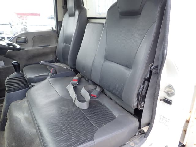 2011 Isuzu Elf JDM car for sale — photo 22 of 25