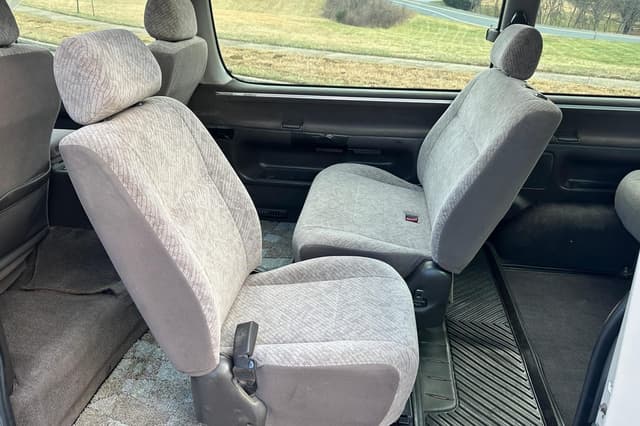 1996 Toyota HiAce JDM car for sale — photo 9 of 11
