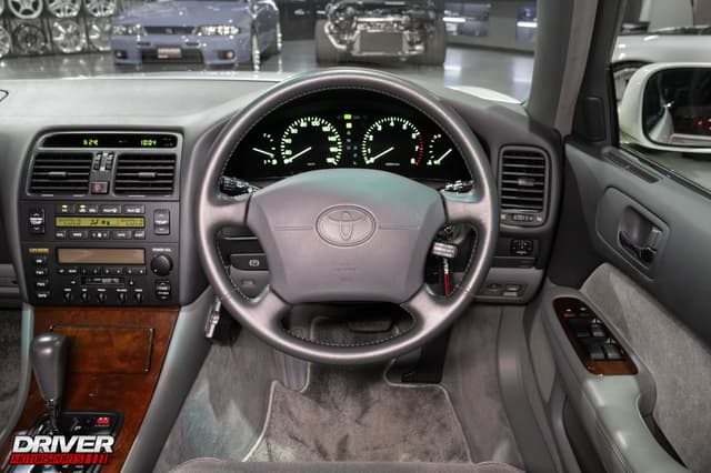 1995 Toyota Celsior JDM car for sale — photo 3 of 23