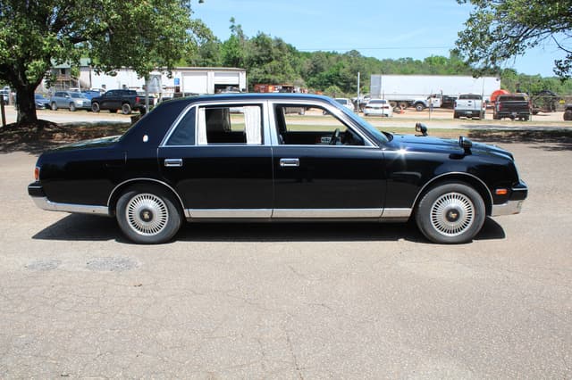 2000 Toyota Century JDM car for sale — photo 2 of 25