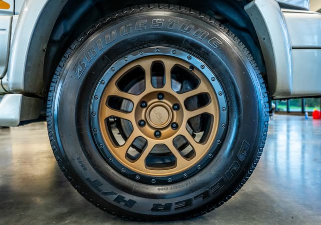 1998 Toyota Hilux Surf JDM car for sale — photo 10 of 24