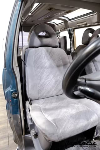 1994 Mitsubishi Delica JDM car for sale — photo 15 of 25