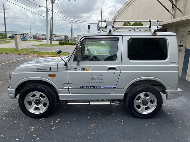 1998 Suzuki Jimny JDM car for sale — photo 4 of 17