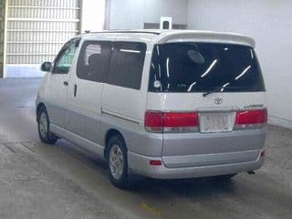 1997 Toyota Regius JDM car for sale — photo 2 of 9