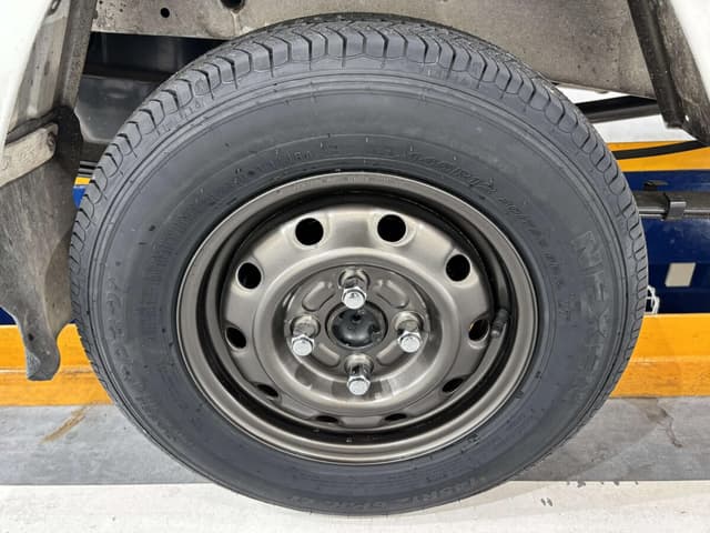 2000 Mitsubishi Minicab JDM car for sale — photo 13 of 23