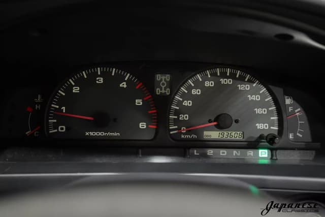 1998 Toyota Hilux Surf JDM car for sale — photo 13 of 25