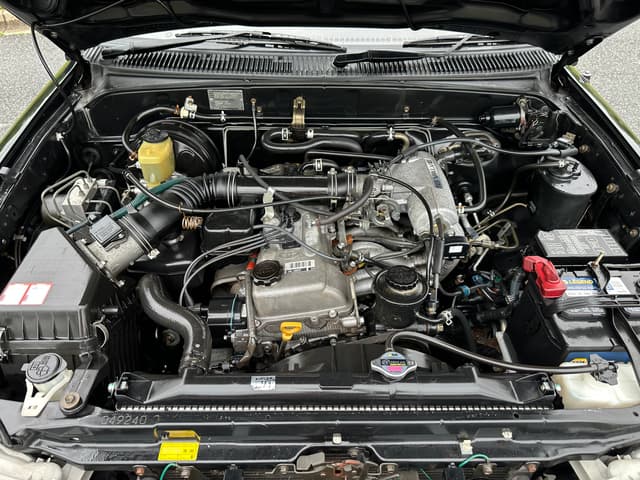 1998 Toyota Hilux Surf JDM car for sale — photo 9 of 10