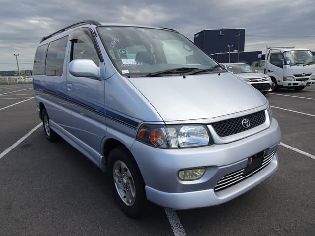 1999 Toyota Regius JDM car for sale — photo 7 of 25
