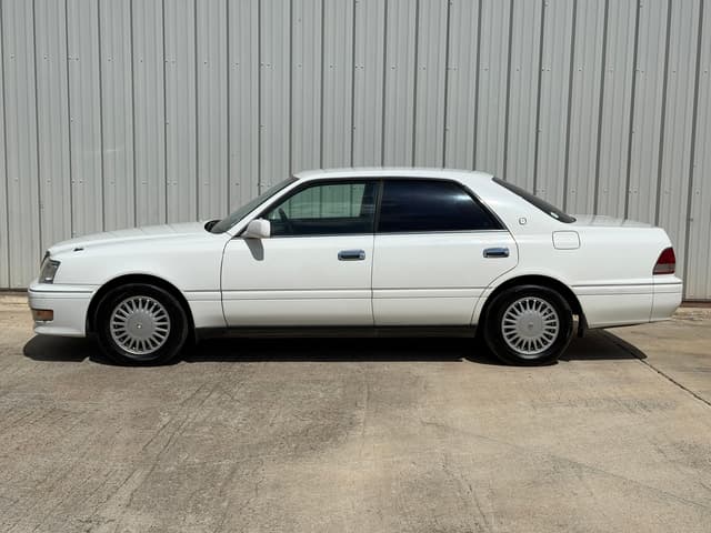 1998 Toyota Crown JDM car for sale — photo 5 of 21