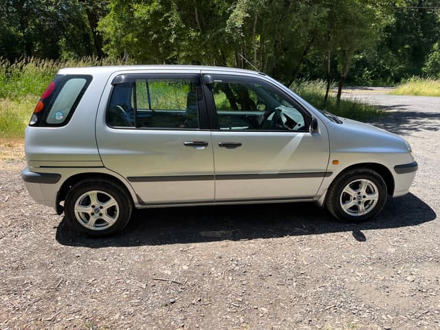 1998 Toyota Raum JDM car for sale — photo 16 of 18