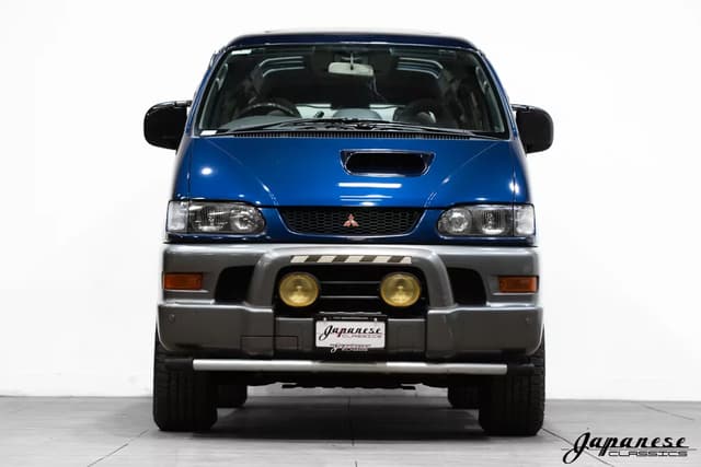 1997 Mitsubishi Delica JDM car for sale — photo 2 of 25