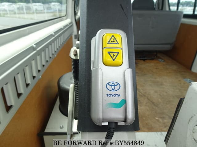 2010 Toyota HiAce JDM car for sale — photo 24 of 25