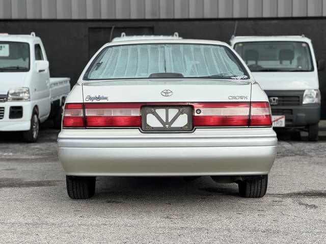 1996 Toyota Crown JDM car for sale — photo 8 of 25