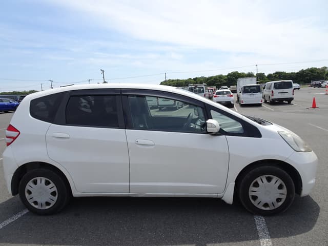 2007 Honda Fit JDM car for sale — photo 6 of 10