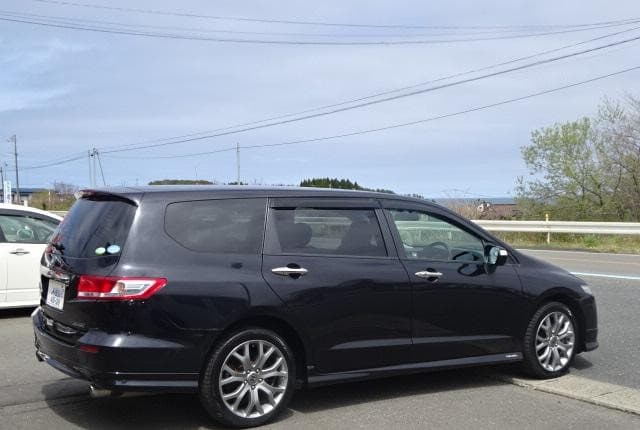 2011 Honda Odyssey JDM car for sale — photo 8 of 25