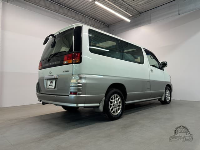 2001 Nissan Elgrand JDM car for sale — photo 12 of 25