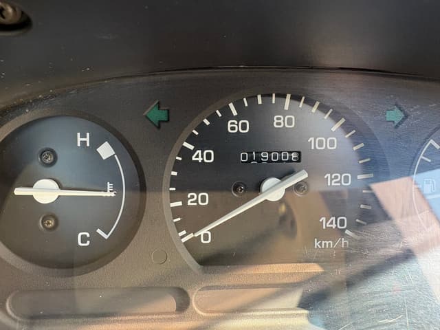 2000 Daihatsu Hijet JDM car for sale — photo 9 of 12