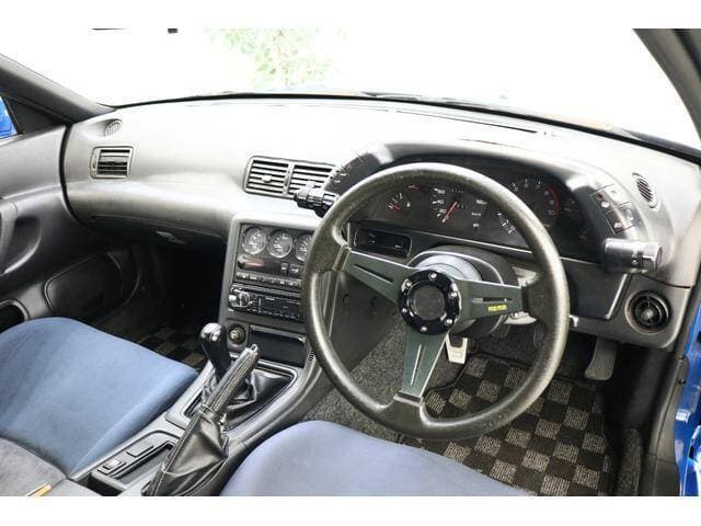 1989 Nissan Skyline JDM car for sale — photo 3 of 18