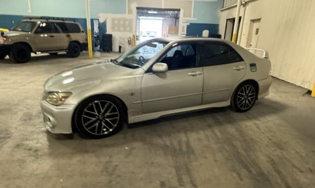1999 Toyota Altezza JDM car for sale — photo 20 of 25