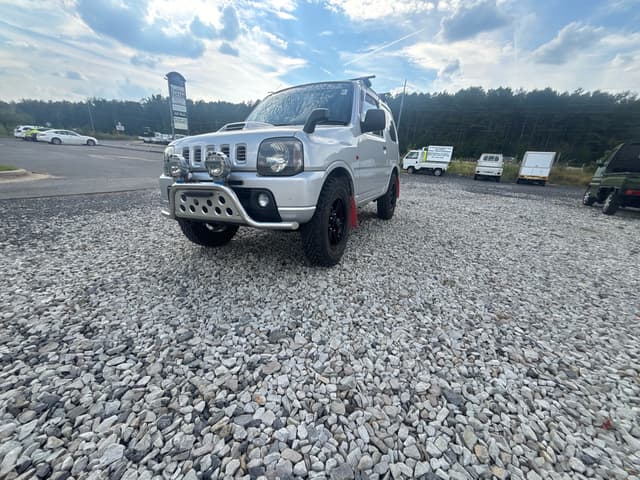 1999 Suzuki Jimny JDM car for sale — photo 11 of 12