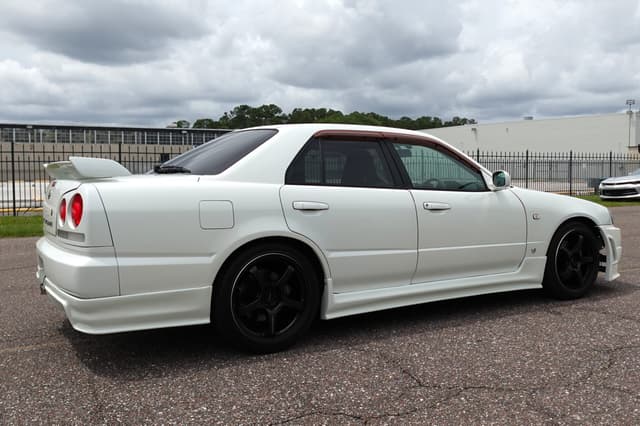 1998 Nissan Skyline JDM car for sale — photo 7 of 19