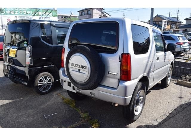 2011 Suzuki Jimny JDM car for sale — photo 11 of 25