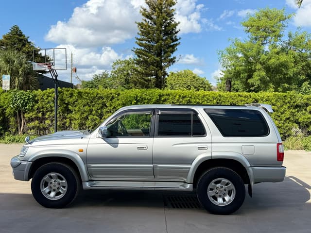 1999 Toyota Hilux Surf JDM car for sale — photo 5 of 13