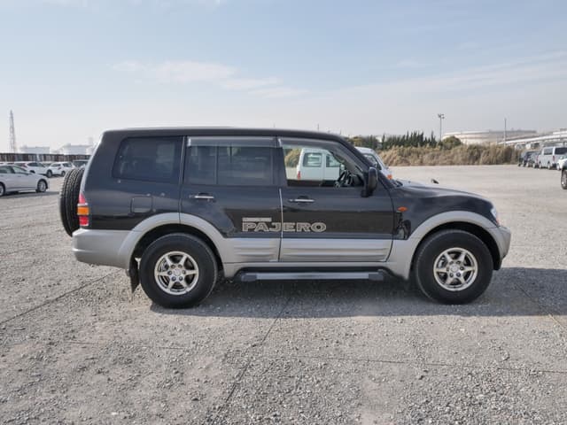 2001 Mitsubishi Pajero JDM car for sale — photo 4 of 25
