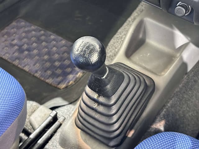 2001 Suzuki Jimny JDM car for sale — photo 19 of 25