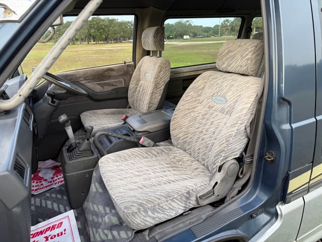 1993 Mitsubishi Delica JDM car for sale — photo 14 of 16