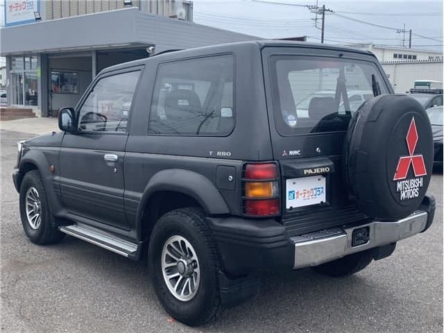 1992 Mitsubishi Pajero JDM car for sale — photo 3 of 25