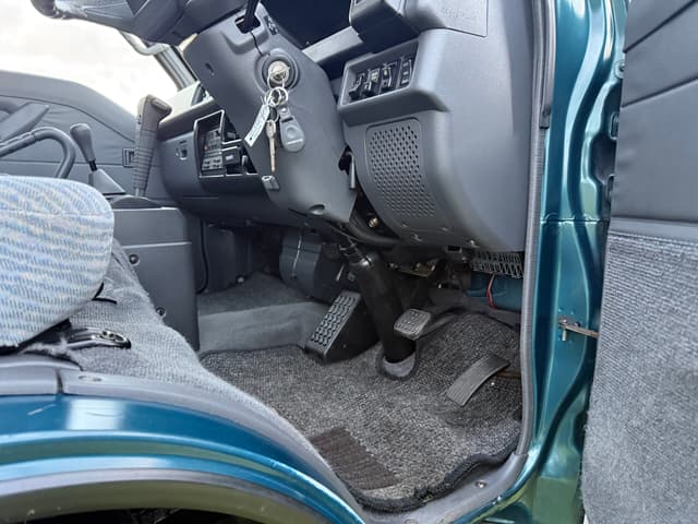 1996 Mitsubishi Delica JDM car for sale — photo 9 of 25