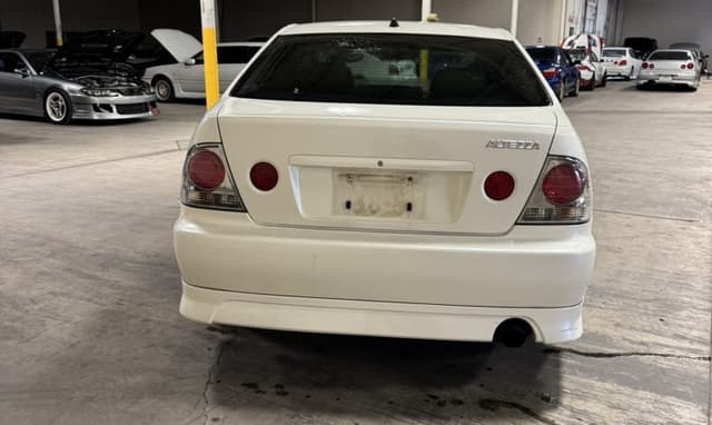 1999 Toyota Altezza JDM car for sale — photo 9 of 25