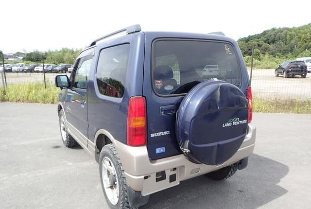 2004 Suzuki Jimny JDM car for sale — photo 3 of 25