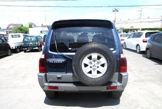 2005 Mitsubishi Pajero JDM car for sale — photo 3 of 3