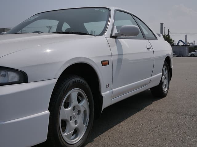 1996 Nissan Skyline JDM car for sale — photo 4 of 25