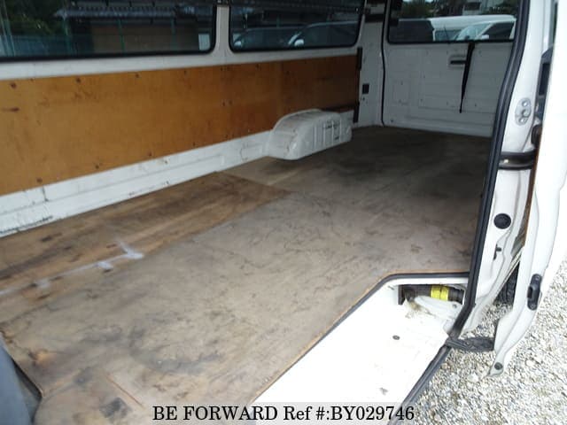 2003 Toyota HiAce JDM car for sale — photo 19 of 25