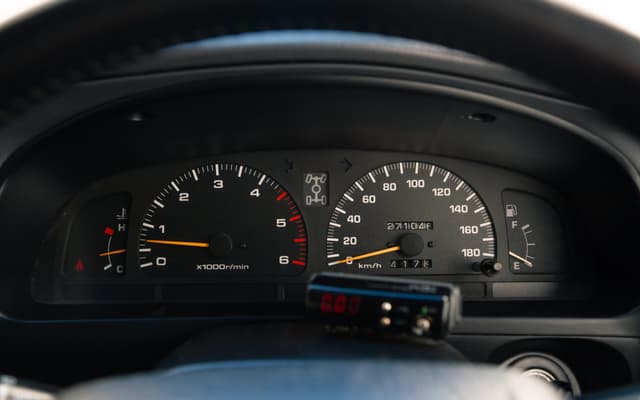 1996 Toyota Hilux Surf JDM car for sale — photo 13 of 14