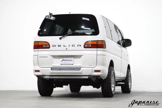 1998 Mitsubishi Delica JDM car for sale — photo 8 of 25