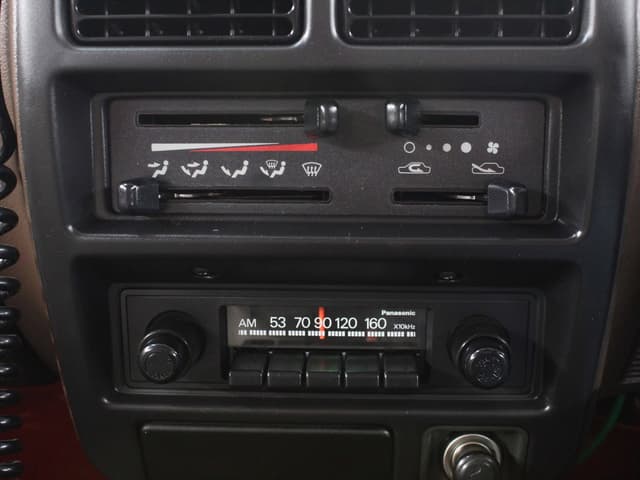 1992 Daihatsu Hijet JDM car for sale — photo 12 of 25