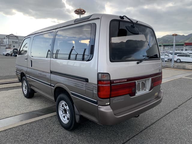 1994 Toyota HiAce JDM car for sale — photo 4 of 9