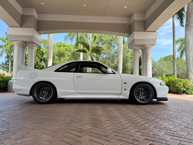 1996 Nissan Skyline JDM car for sale — photo 3 of 5
