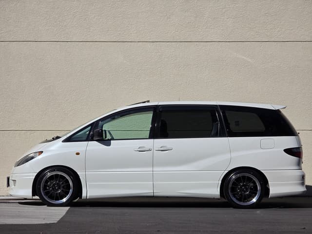 2000 Toyota Estima JDM car for sale — photo 16 of 23