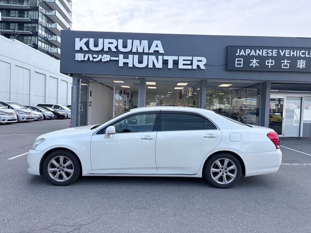 2009 Toyota Majesta JDM car for sale — photo 3 of 19