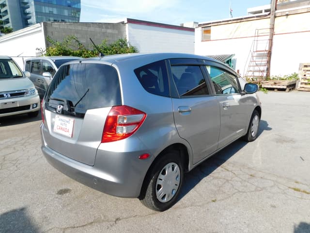 2009 Honda Fit JDM car for sale — photo 2 of 8