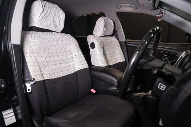 2004 Toyota Majesta JDM car for sale — photo 15 of 18