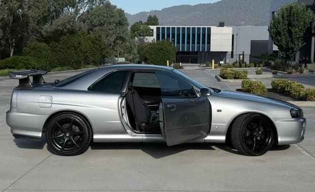 1998 Nissan Skyline JDM car for sale — photo 10 of 25