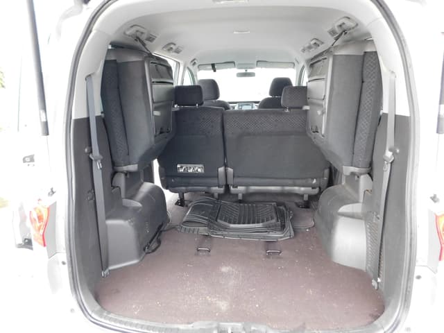 2006 Honda Stepwagon JDM car for sale — photo 5 of 8